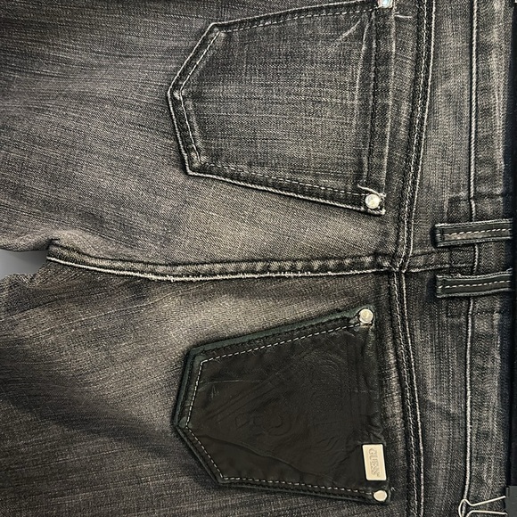 Guess Premium Stretch Jeans size 28 with leather detail - Picture 7 of 7